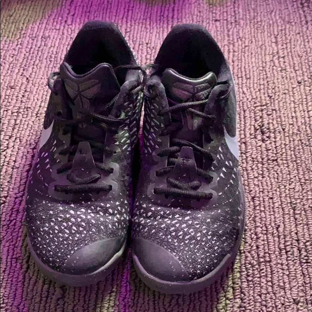 Kobe Instinct black size 8.5